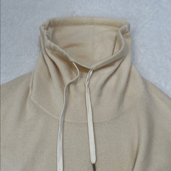 Splendid Cream Cowl Neck Sweater with Relaxed Fit 100% Cashmere Soft Knit - Picture 10 of 14